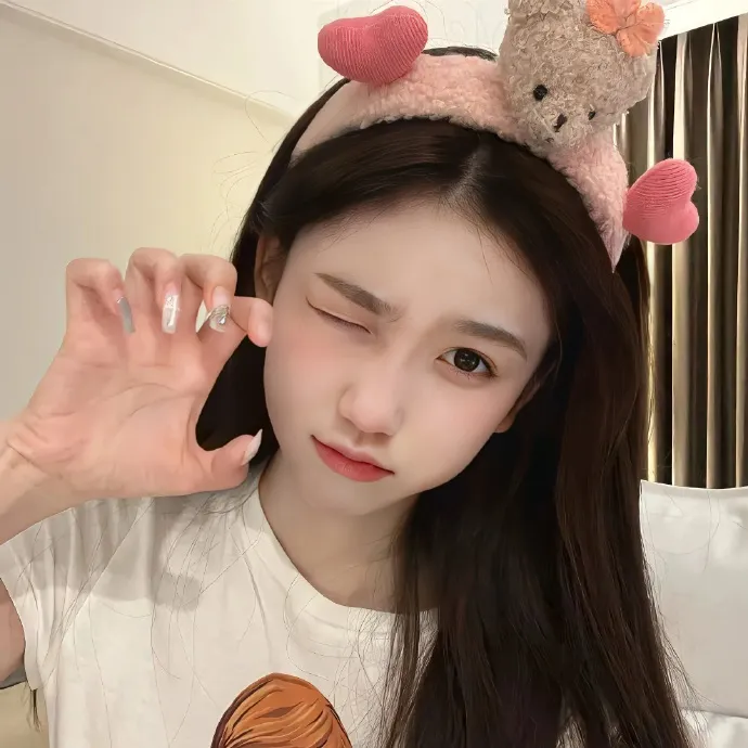 私人会所实拍：当红小花被拍到同回酒店，好友出面澄清